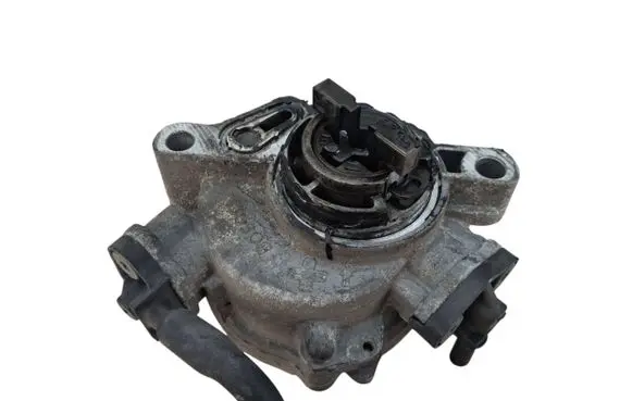 Ford Focus Vacuum pump 9804021880