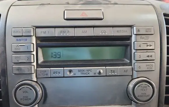Radio/CD/DVD/GPS head unit
