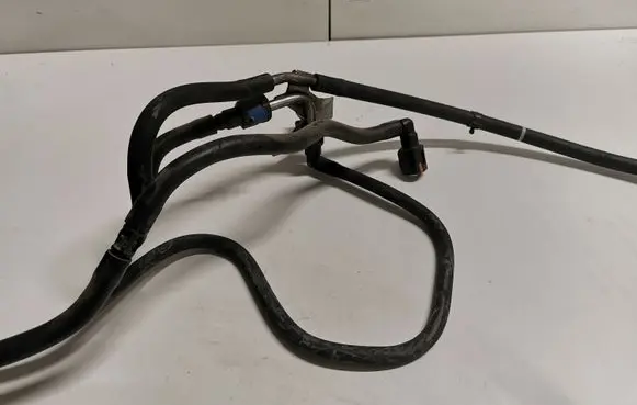 Subaru Outback (BS) Fuel line pipe