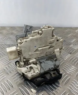 Audi A6 S6 C6 4F Rear door lock 4F0839015A