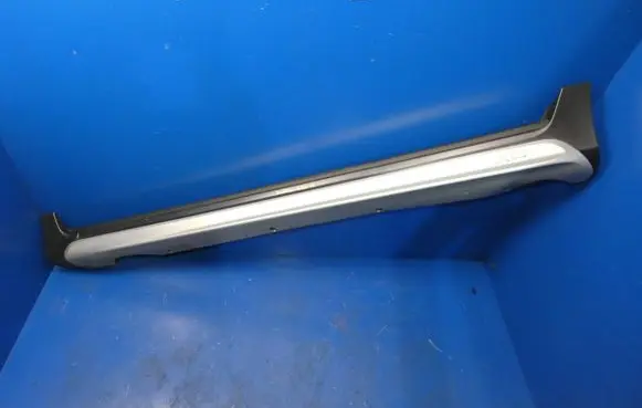 Volvo XC60 Foot area side trim 