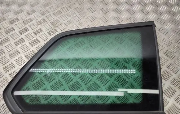 Volkswagen Golf VII Rear side window