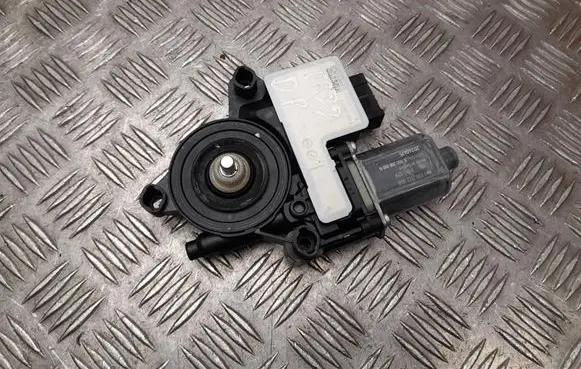 Volkswagen Taigo Front door window regulator motor 2Q1959406E