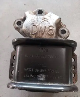 Peugeot 307 Engine mount bracket 9636583980 9636270080 9655845880