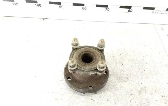 BMW X5 E53 Rear wheel hub
