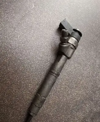 Mercedes-Benz A W169 Fuel injector A6400700787