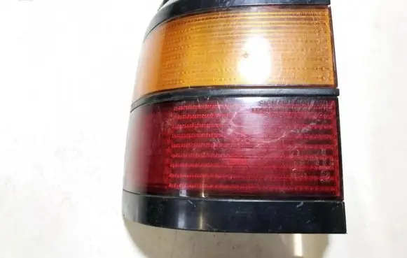 Volkswagen PASSAT B3 Rear/tail lights 333945111