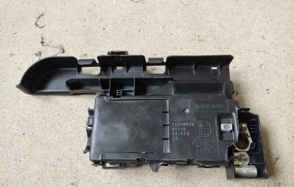 Volvo S90, V90 Fuse module 31450530