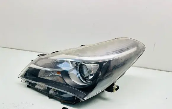 Toyota Yaris Headlight/headlamp
