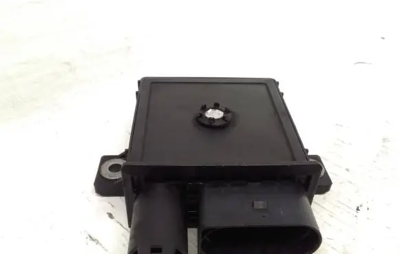 BMW X5 E53 Glow plug pre-heat relay 7788327