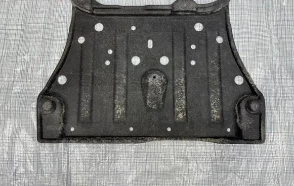 KIA Sorento IV Engine splash shield/under tray 62408-P2000
