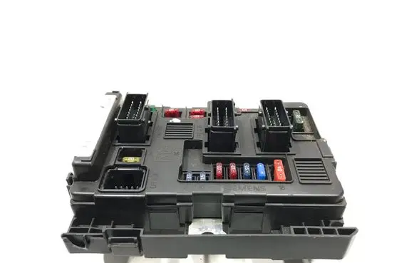 Citroen Berlingo Fuse module 9643498980 K3293
