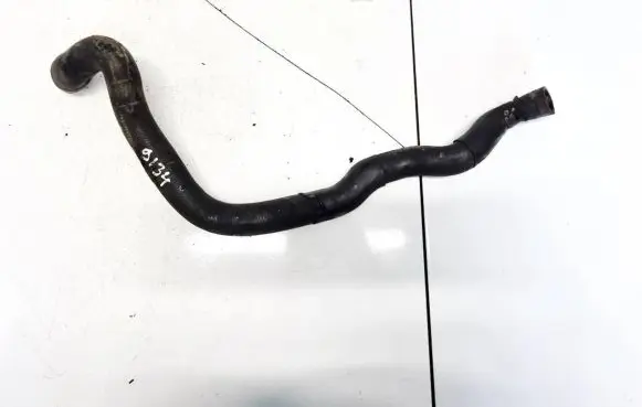Volkswagen PASSAT B6 Engine coolant pipe/hose
