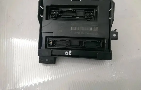 Audi A4 S4 B7 8E 8H Comfort/convenience module 8k0907064c
