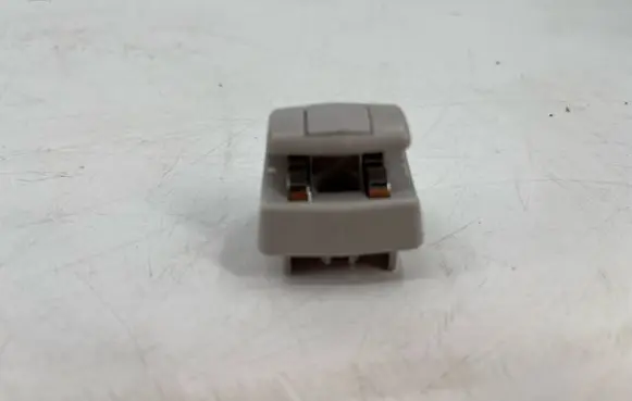 Mercedes-Benz E W211 Windshield washer spray nozzle P0M4