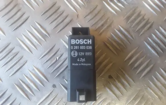 Skoda Superb B5 (3U) Glow plug pre-heat relay 038907281D 0281003038