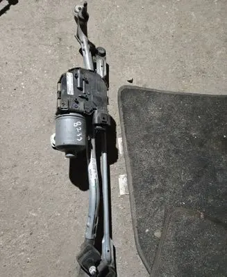 Audi A6 C7 Front wiper linkage and motor 4G2955023A