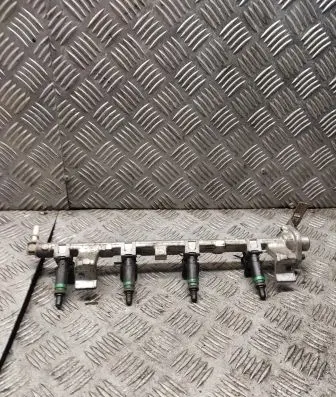 Ford Focus Fuel main line pipe 9d2809h487