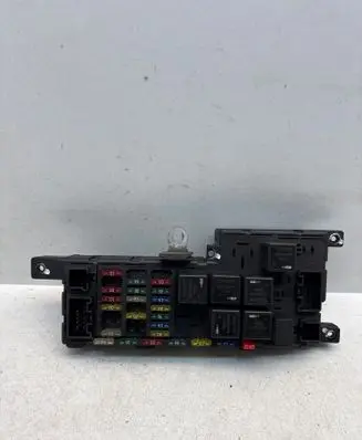 Volvo V70 Fuse box set 30728008 518828108