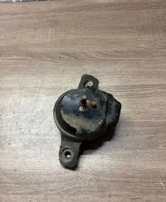 Subaru Forester SJ Engine mount bracket 41022FJ010