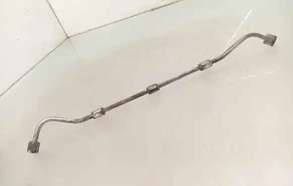 Toyota GT 86 Fuel injector supply line/pipe
