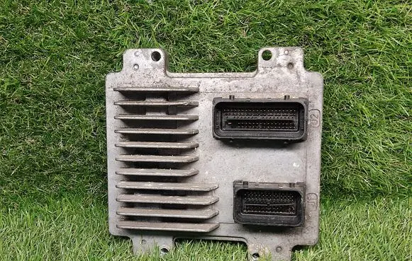 Opel Astra J Engine control unit/module ECU 12639891 12636386