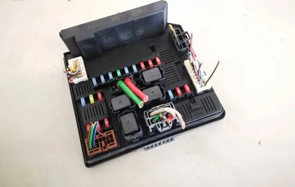 Nissan Qashqai Fuse box set 284b7jd01a