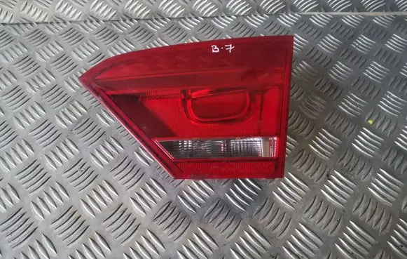 Volkswagen PASSAT B7 USA Tailgate rear/tail lights 561945094C