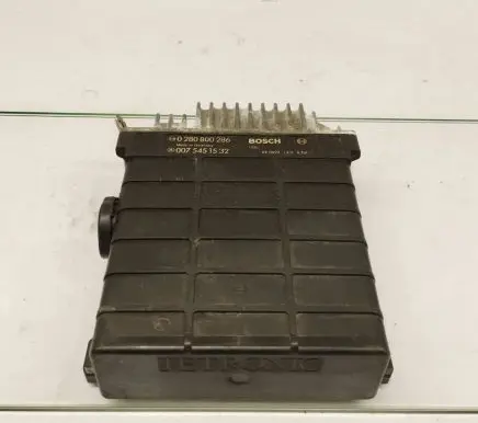 Mercedes-Benz E W124 Engine control unit/module 0075451532 0280800286