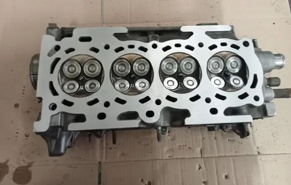 Toyota Corolla E120 E130 Engine head 3ZZFE