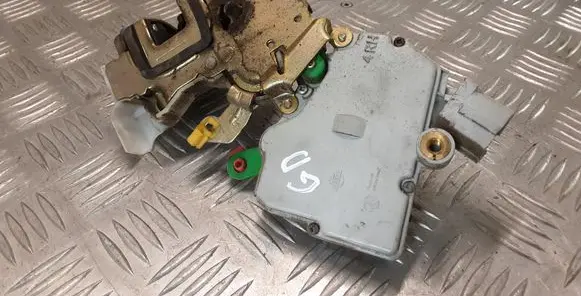 Nissan Terrano Rear door lock