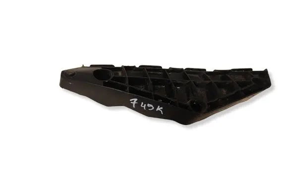Toyota Avensis T270 Front bumper mounting bracket 05050
