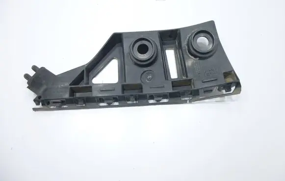 Rear bumper mounting bracket