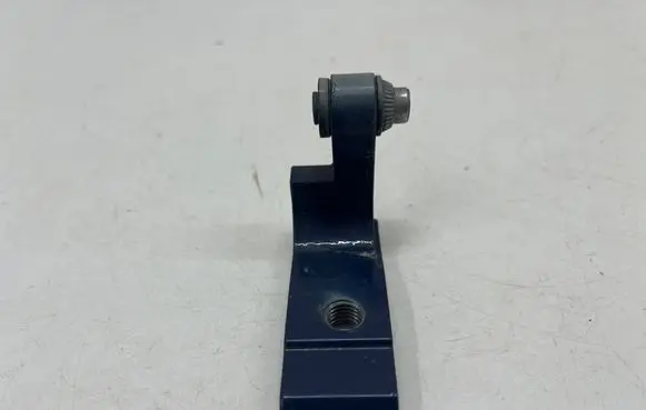 Mini Clubman F54 Rear door lower hinge 7246064