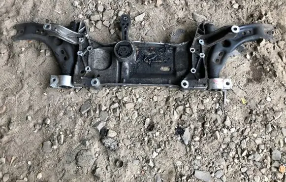 Volkswagen Touran II Front subframe 1K0199369F