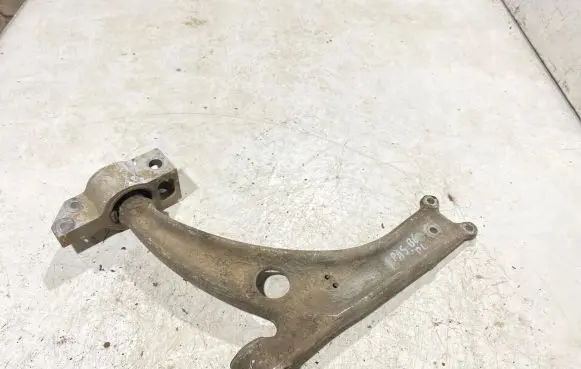 Volkswagen PASSAT B6 Front lower control arm/wishbone 3c0407153b