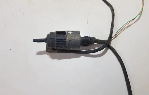 Renault Megane I Windscreen/windshield washer pump