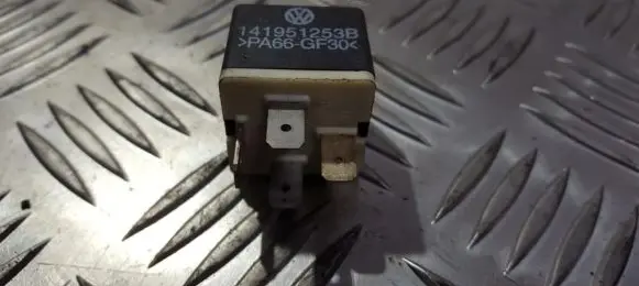 Volkswagen Golf IV Other relay 141951253b