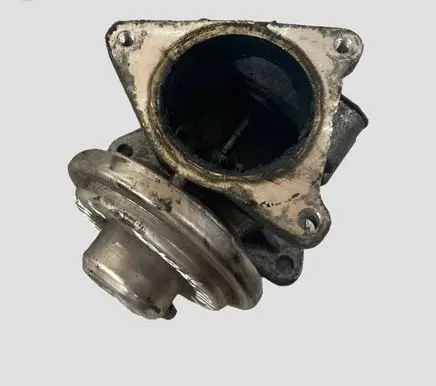 Volkswagen Golf V EGR valve 038129637D