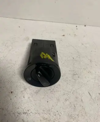 Volkswagen Golf IV Light switch 1C0941531 C1T3382