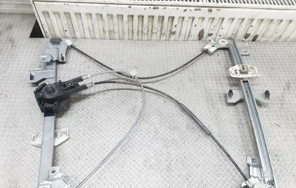 Peugeot Partner Front door manual window regulator 