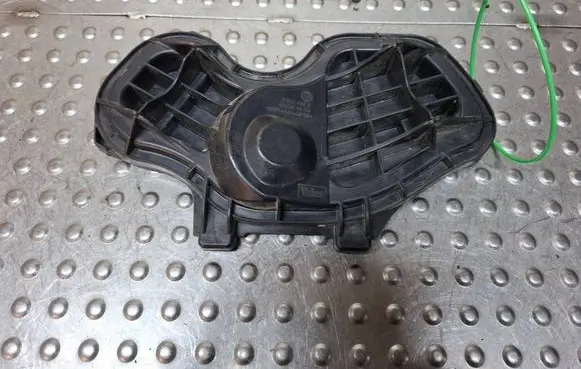 BMW 1 E81 E87 Headlight/headlamp dust cover S26372978 6924494