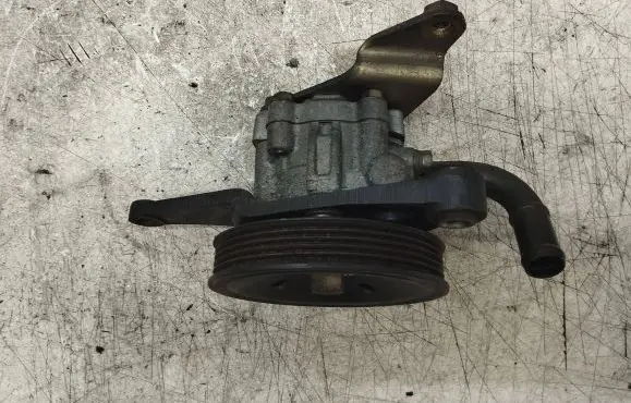 Mazda 626 Power steering pump GA2A32650G 52183055