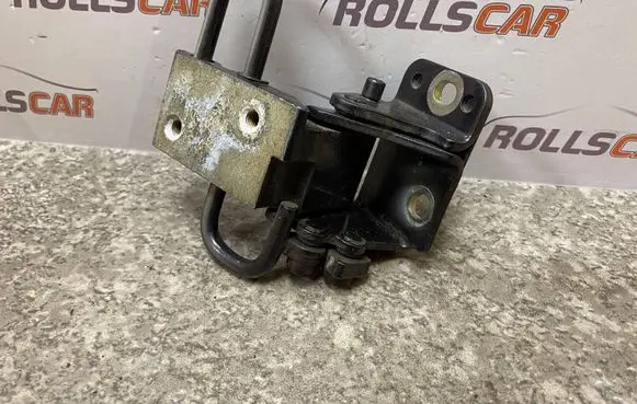 Audi A6 S6 C6 4F Rear door lower hinge 8E0833412