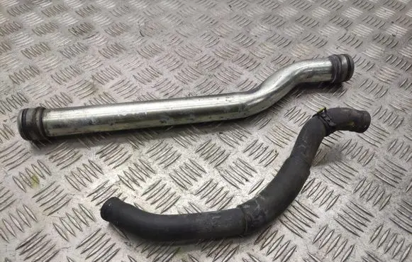 Nissan 370Z Engine coolant pipe/hose