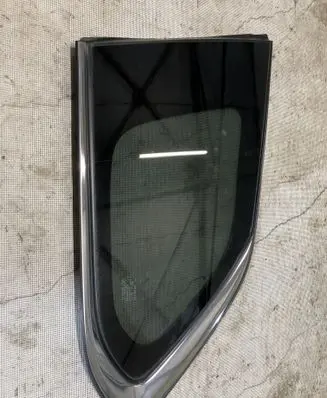 Mitsubishi Outlander Rear side window
