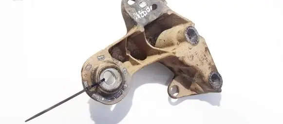 Audi A4 S4 B5 8D Engine mounting bracket 4b0199352