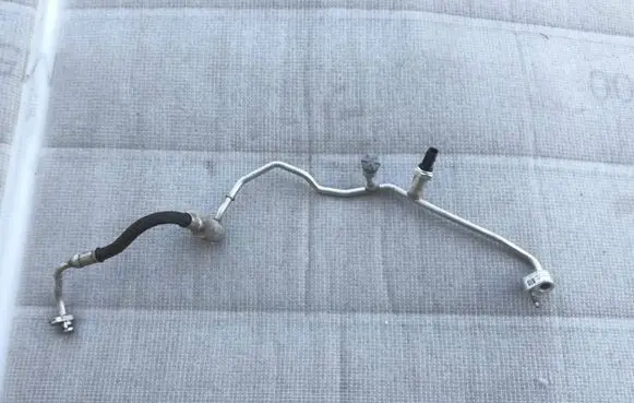 Audi Q3 F3 Air conditioning (A/C) pipe/hose 8S0816741 8V0820742