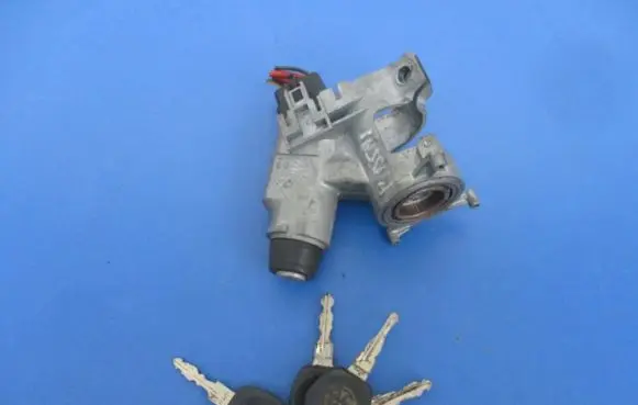 Volkswagen PASSAT B3 Ignition lock