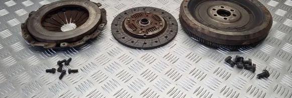 Volkswagen PASSAT B3 Clutch set kit 037105271k 028141033D 260393